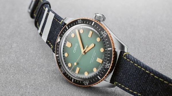 画像2: 腕時計 オリス ORIS×Momotaro 桃太郎ジーンズコラボ ダイバーズ65 機械式自動巻 100m防水 メンズ 73377074337 01 733 7707 4337-Set 正規品 (2)
